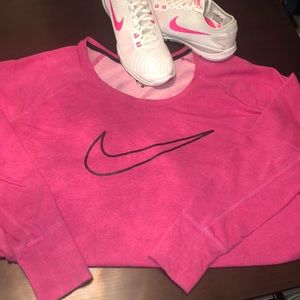 🌸NWOT Nike Long Sleeve👟